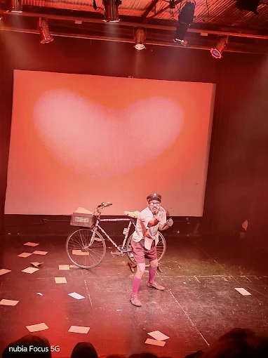 El equipo y comunidad de La Herrería Teatro durante una función